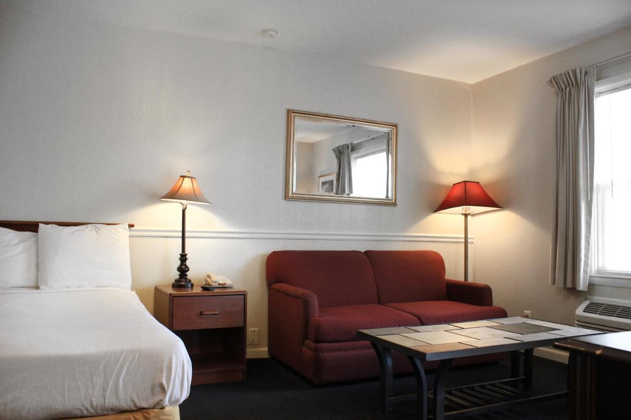 Alpine Inn & Suites Rockford Buitenkant foto