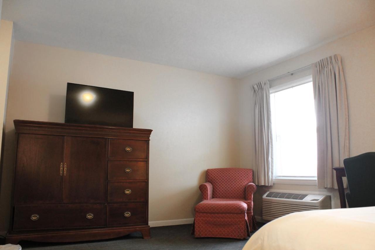 Alpine Inn & Suites Rockford Buitenkant foto