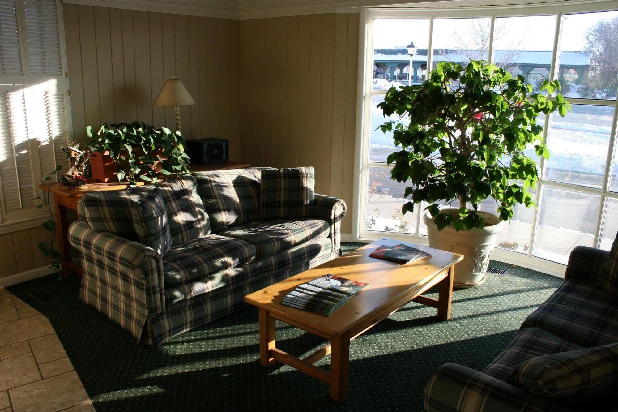 Alpine Inn & Suites Rockford Buitenkant foto
