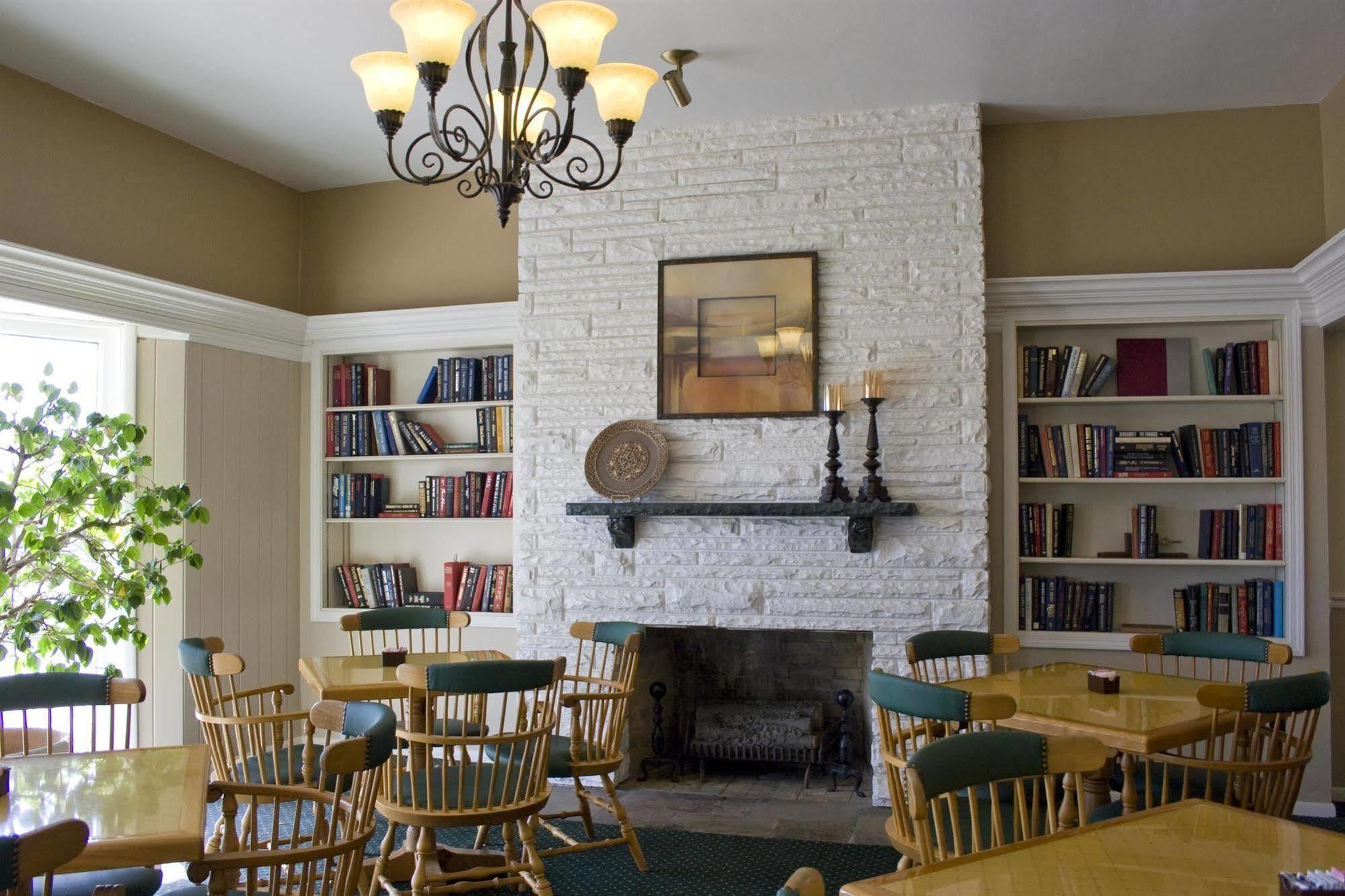 Alpine Inn & Suites Rockford Buitenkant foto