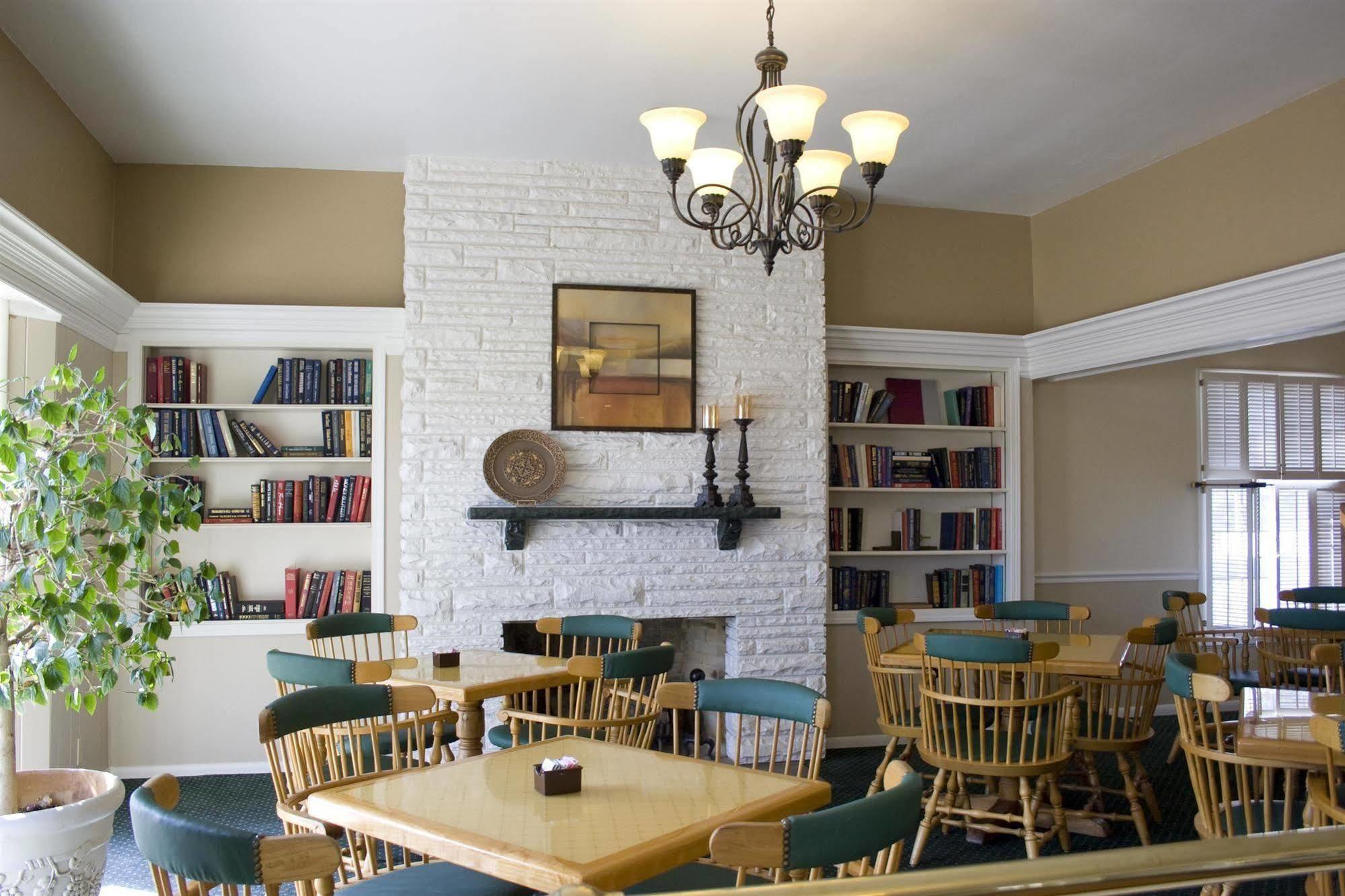Alpine Inn & Suites Rockford Buitenkant foto