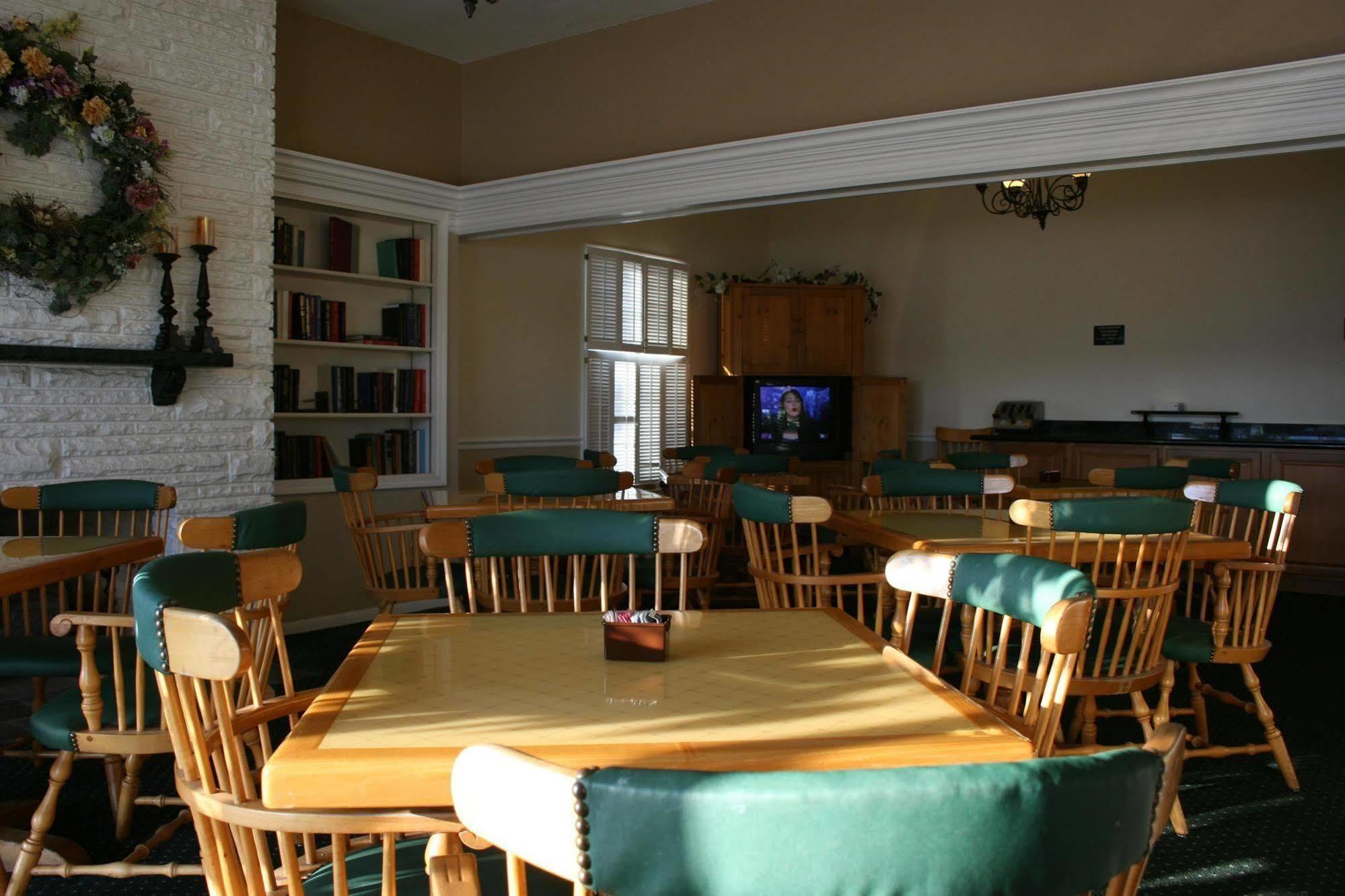 Alpine Inn & Suites Rockford Buitenkant foto
